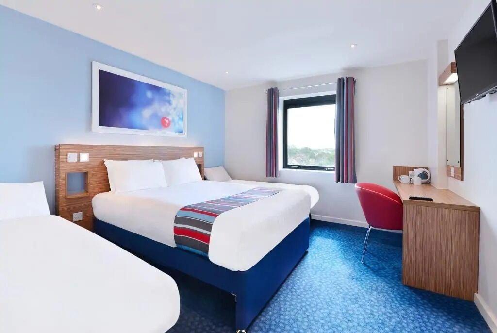 Travelodge Battersea Лондон Екстериор снимка