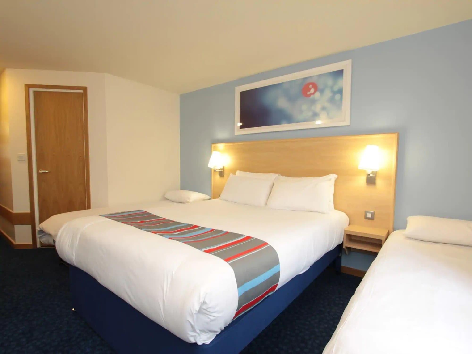 Travelodge Battersea Лондон Екстериор снимка