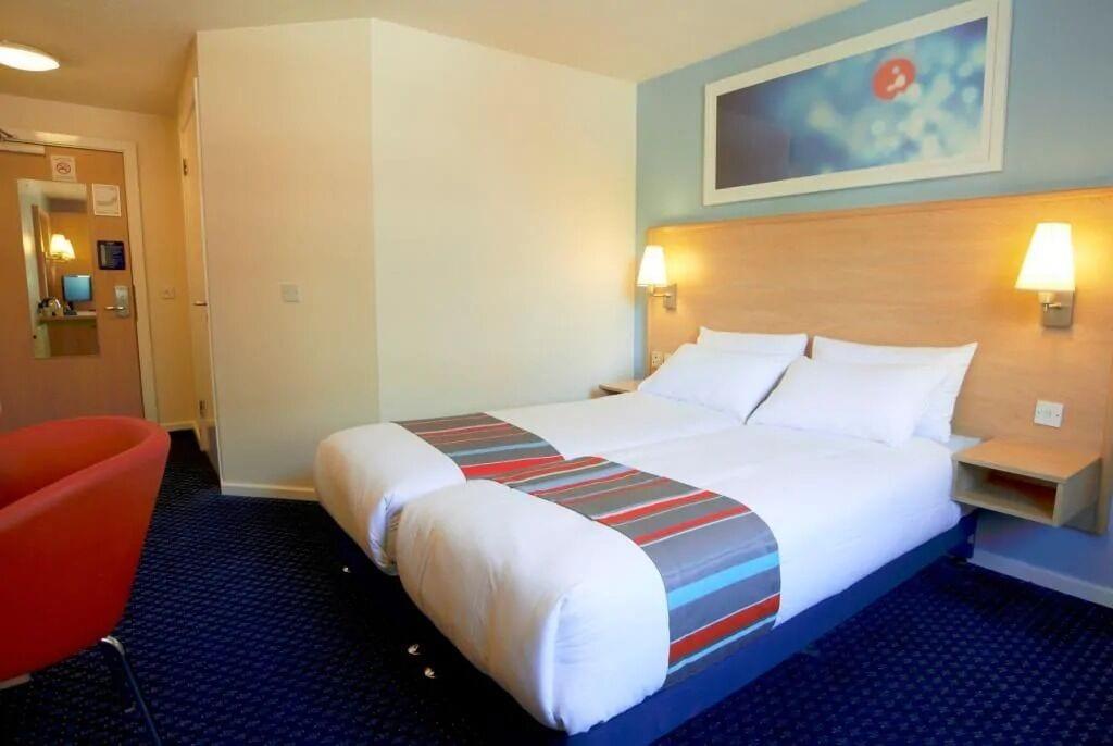 Travelodge Battersea Лондон Екстериор снимка
