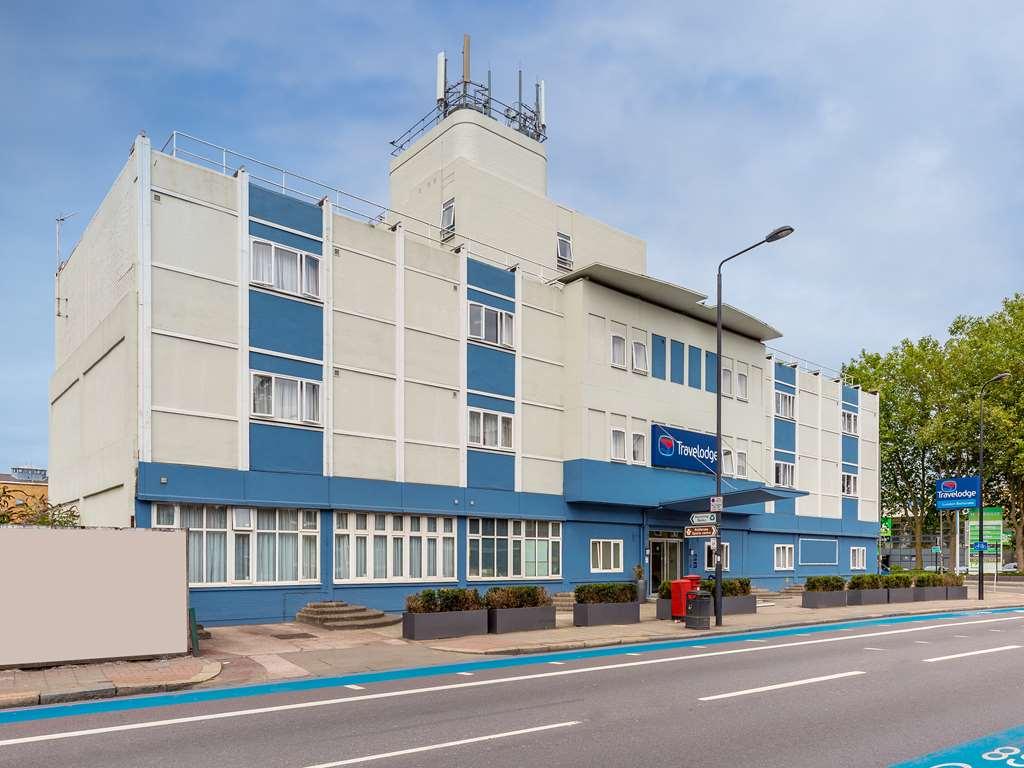 Travelodge Battersea Лондон Екстериор снимка