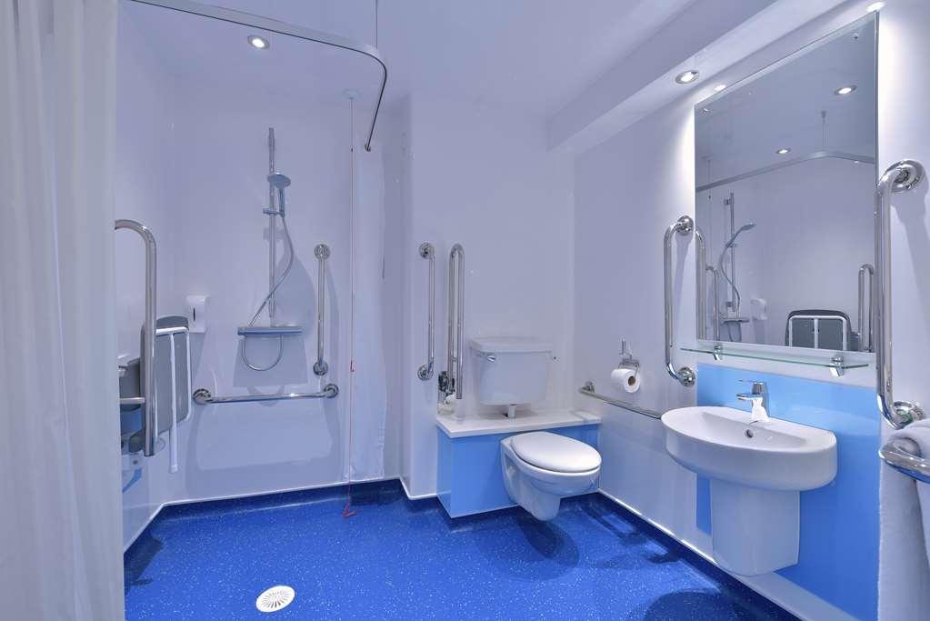 Travelodge Battersea Лондон Стая снимка