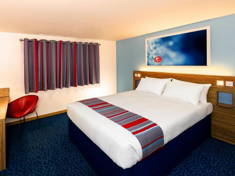 Travelodge Battersea Лондон Екстериор снимка